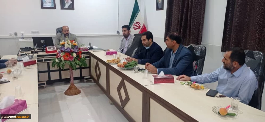 برگزاری جلسه دوستانه سرپرست دانشگاه فنی و حرفه ای استان لرستان با کارکنان آموزشکده فنی و حرفه ای پسران دورود 4