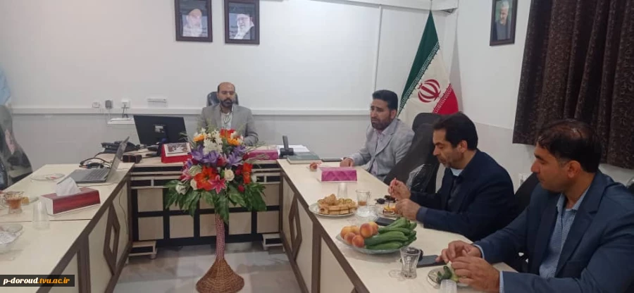 برگزاری جلسه دوستانه سرپرست دانشگاه فنی و حرفه ای استان لرستان با کارکنان آموزشکده فنی و حرفه ای پسران دورود 6