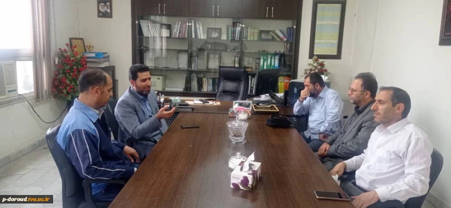 ارتباط با صنعت در زمینه های کارآفرینی، کارآموزی، درآمدزایی و بازدیدهای علمی و میدانی با کارخانه سیمان دورود  4